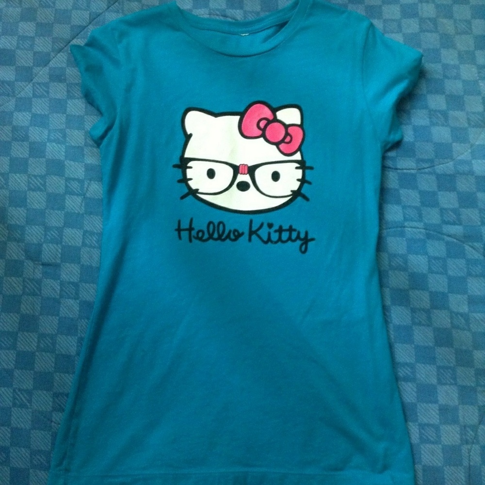 Hello Kitty Tee - Picture 2 of 2